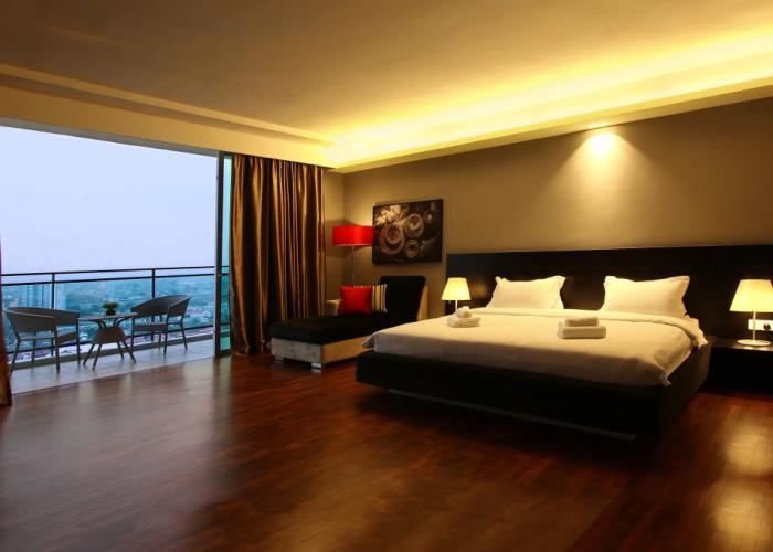 The Shore Hotel & Residences