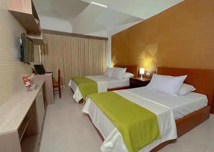 Hotel Prado 72 INN
