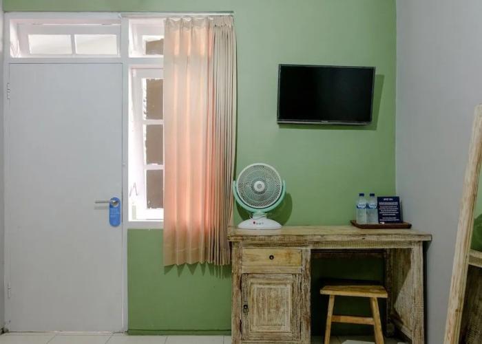 Griya Shanta Residence by OYO Rooms