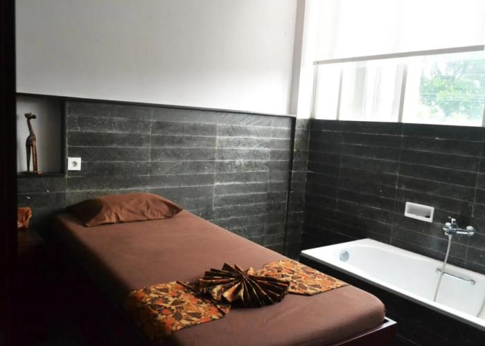 Grand Cakra Hotel