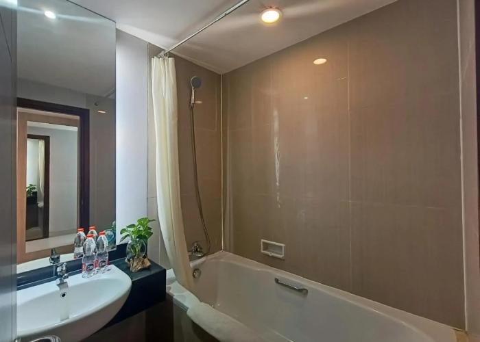 Grand Cakra Hotel