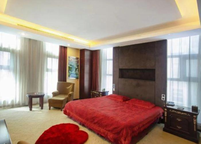 Baotou Mulong Hotel (Baotou Railway Station University of Science and Technology)