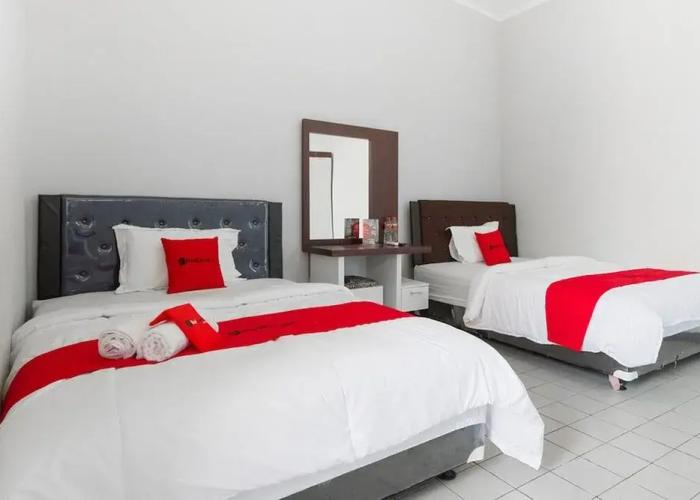 RedDoorz near Batik Tulis Celaket 2