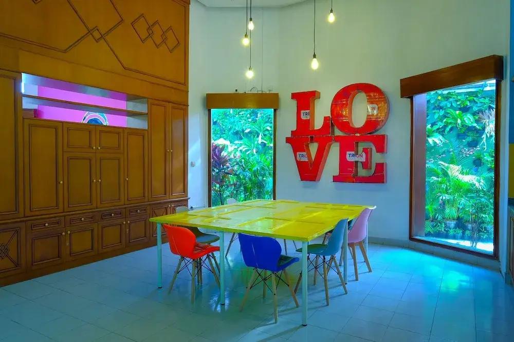 фото Snooze Hostel Malang