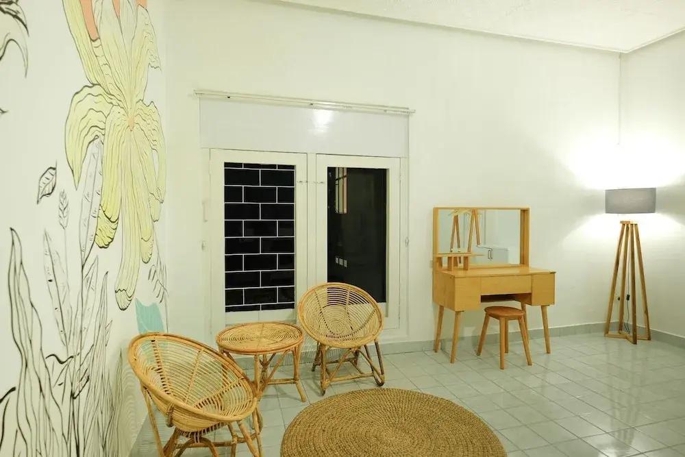 фото Snooze Hostel Malang