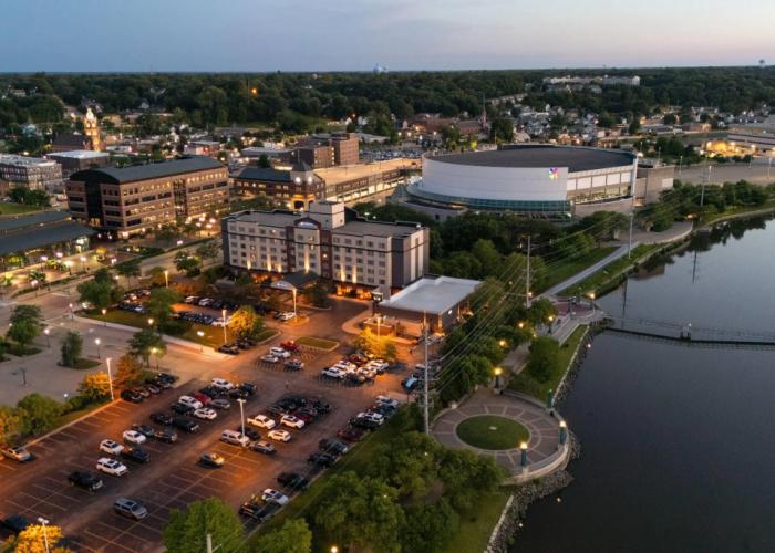 Wyndham Moline on John Deere Commons