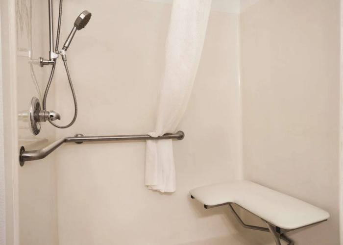 Country Inn & Suites by Radisson, Moline Airport, IL