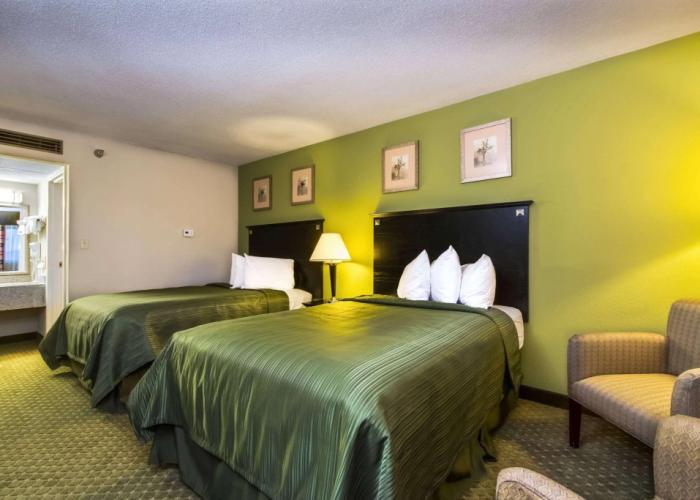 Quality Inn & Suites Moline - Quad Cities