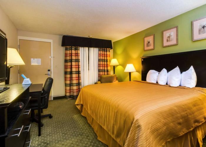Quality Inn & Suites Moline - Quad Cities