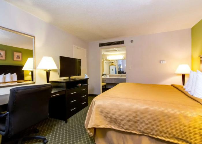 Quality Inn & Suites Moline - Quad Cities