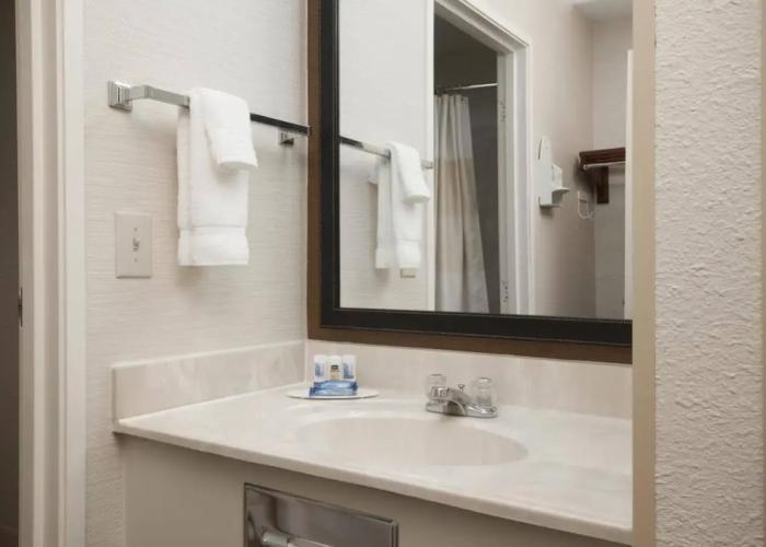 Spark by Hilton Moline Quad Cities