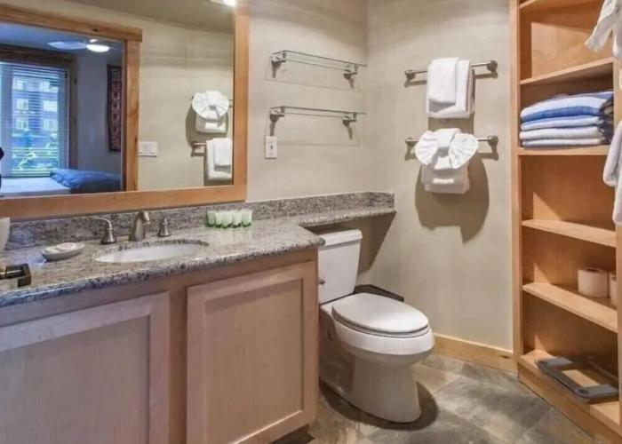 Juniper Springs Lodge by Mammoth Five Star