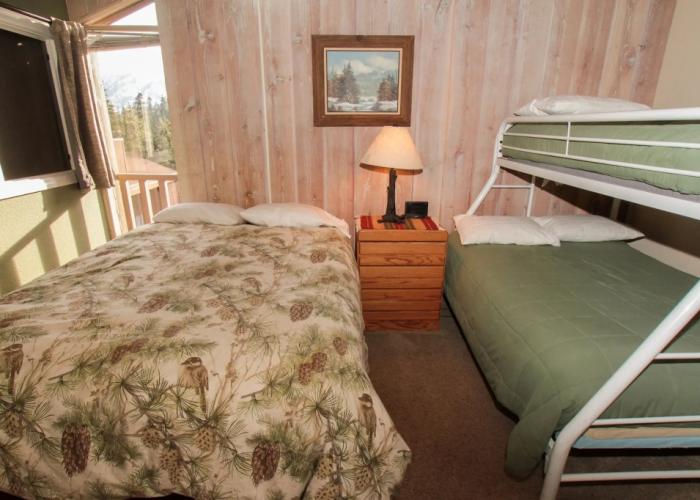 Mammoth Ski & Racquet Club