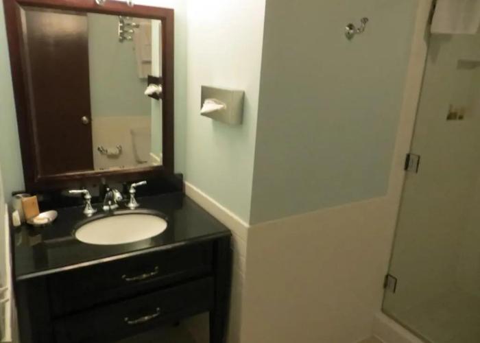 The Mammoth Creek Inn