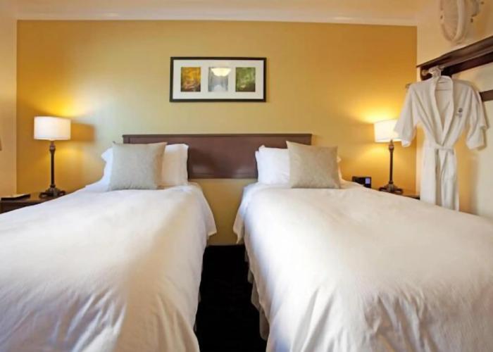 The Mammoth Creek Inn