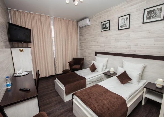 Red Fox na Vzlotnoy 2e Hotel