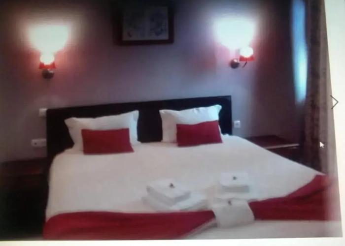 Room in Guest Room - Beautiful Deluxe Double Room in the City Center - Wifi and Ac