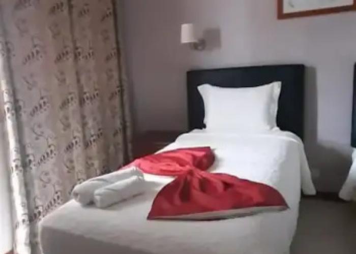 Room in Guest Room - Beautiful Deluxe Double Room in the City Center - Wifi and Ac
