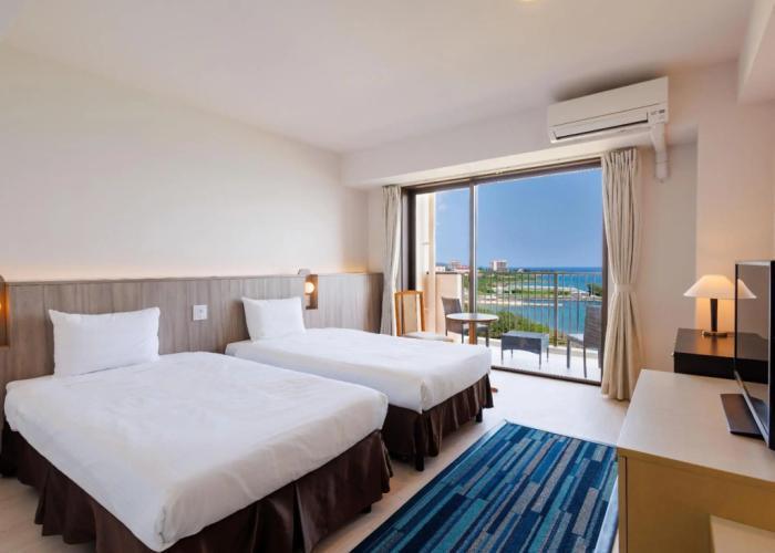 Hotel Breezebay Marina