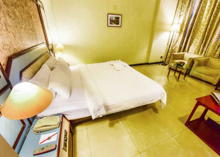 Hotel Swosti Grand