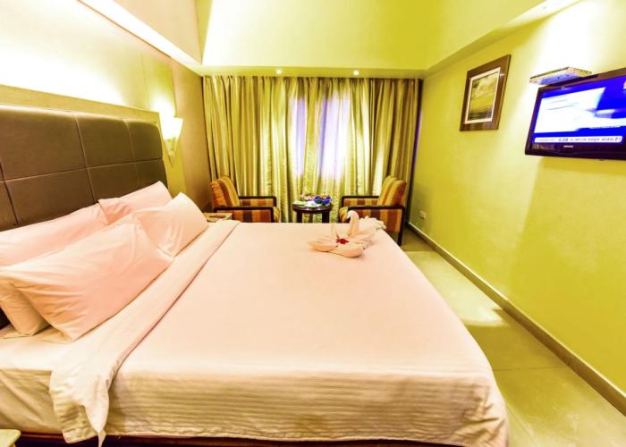 Hotel Swosti Grand