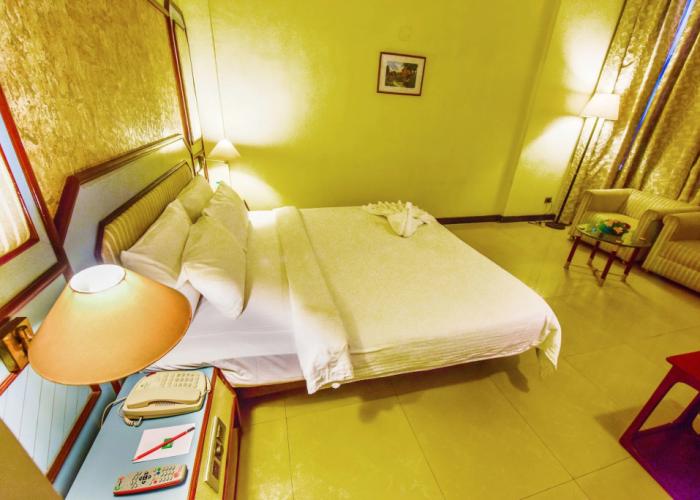 Hotel Swosti Grand
