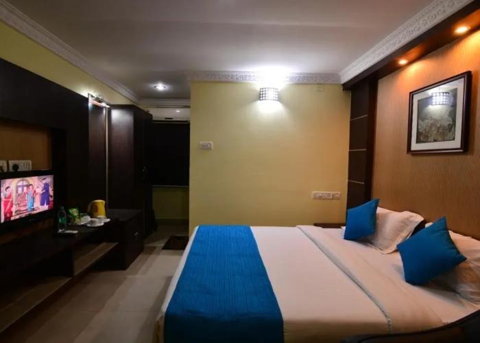 Hotel Arya Palace
