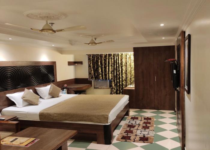 Hotel Pushpak