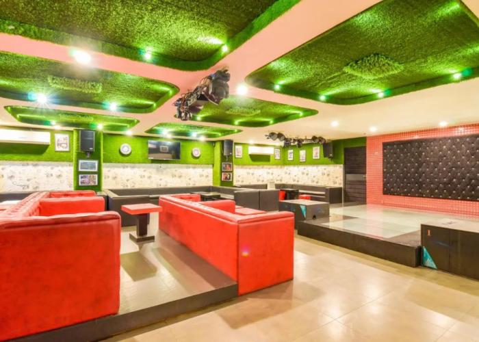 FabHotel Pentagon Next