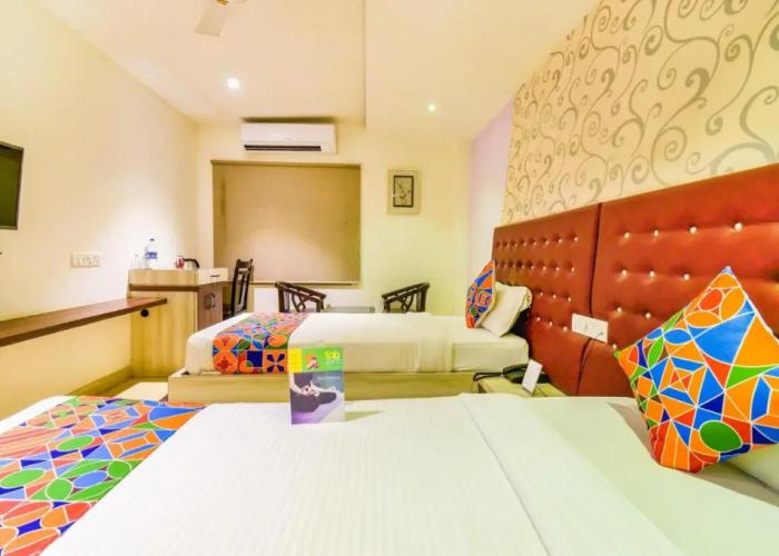 FabHotel Pentagon Next