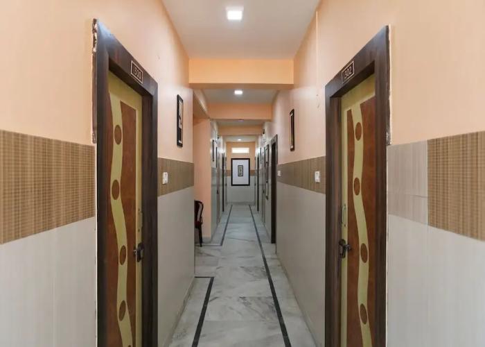 OYO 16631 The Greenstar Inn