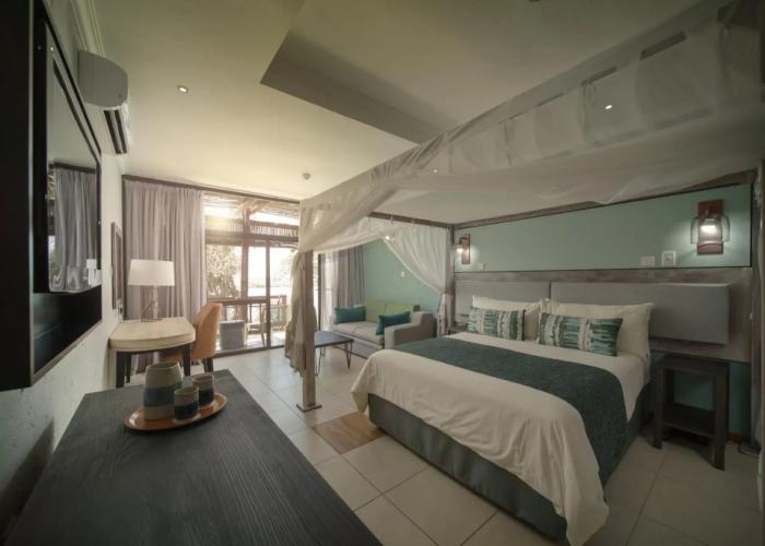 Cresta Mowana Safari Resort & Spa