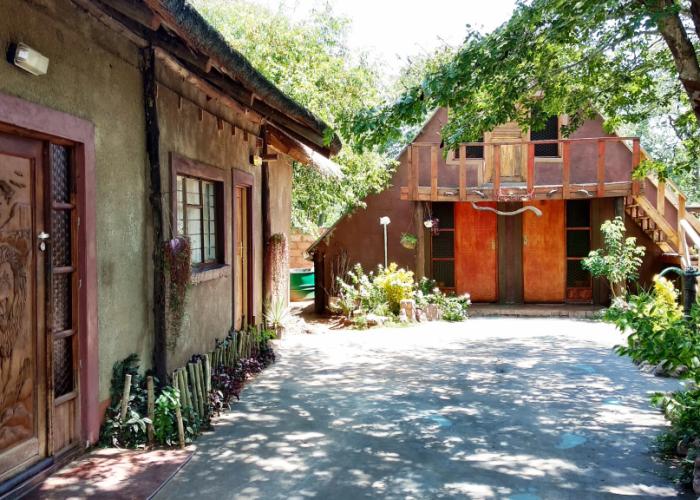 Elephant Trail Guesthouse and Backpackers Hostel