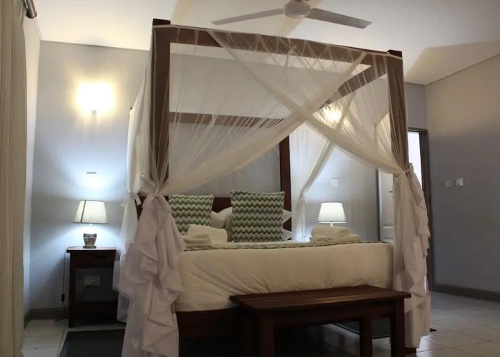 Tlou Safari Lodge