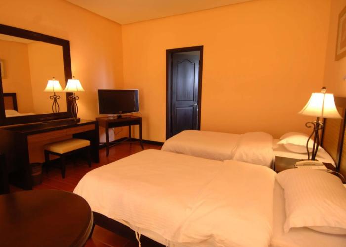 Planta Centro Bacolod Hotel & Residences