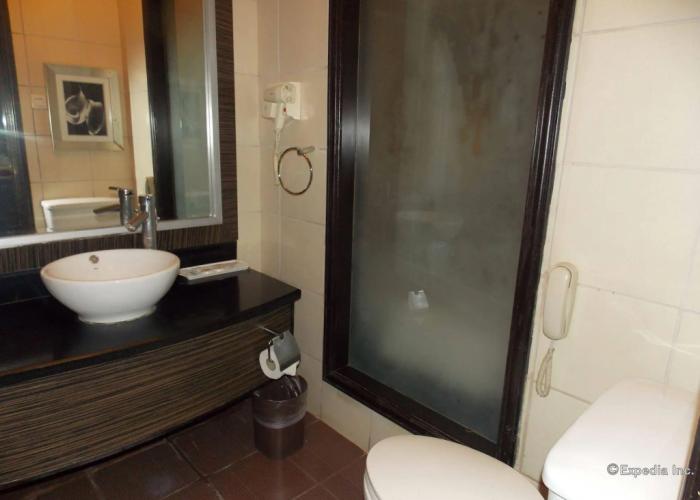 Planta Centro Bacolod Hotel & Residences