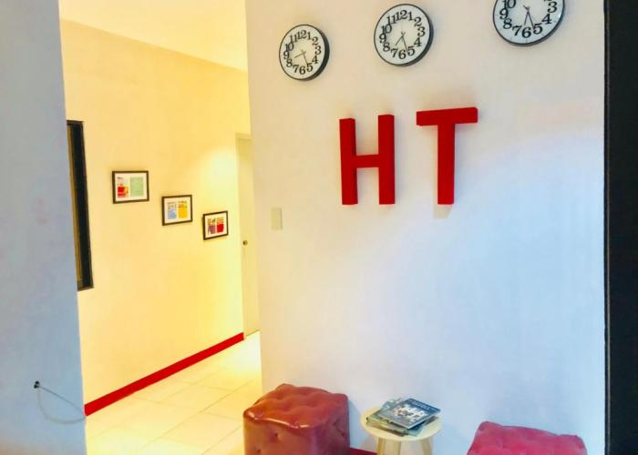 Hometown Hotel Bacolod - Lacson