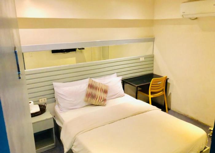 Hometown Hotel Bacolod - Lacson