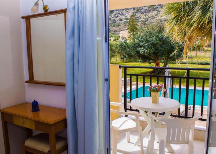 Sunshine Studios & Apartments