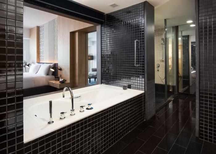 G Hotel Gurney
