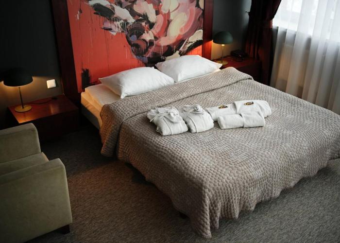 Jazz Hotel Navalis, Tubinas Hotels