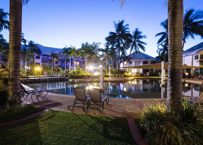 Coral Sands Beachfront Resort