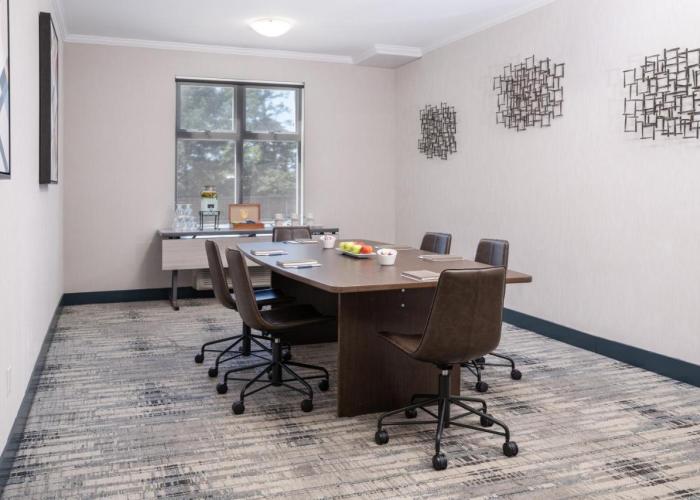 Four Points by Sheraton Victoria Gateway