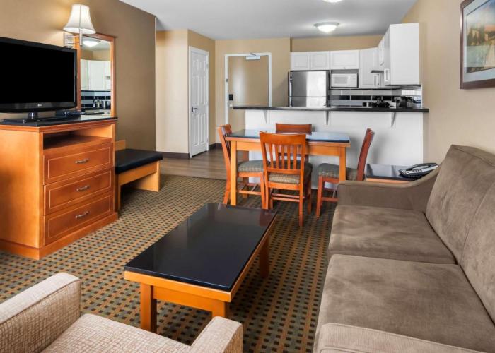 Best Western Plus Osoyoos Hotel & Suites
