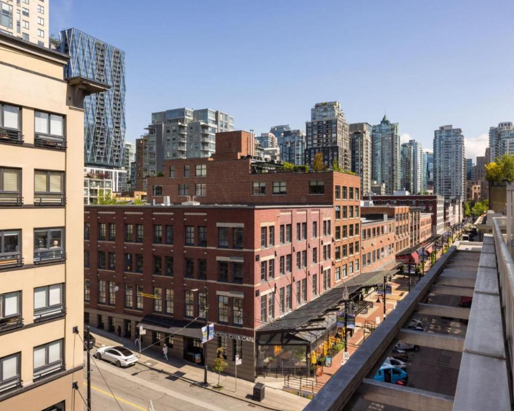 фото OPUS Vancouver