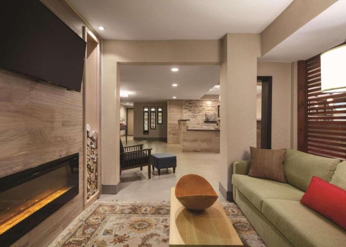 Country Inn & Suites by Radisson, Bakersfield, CA