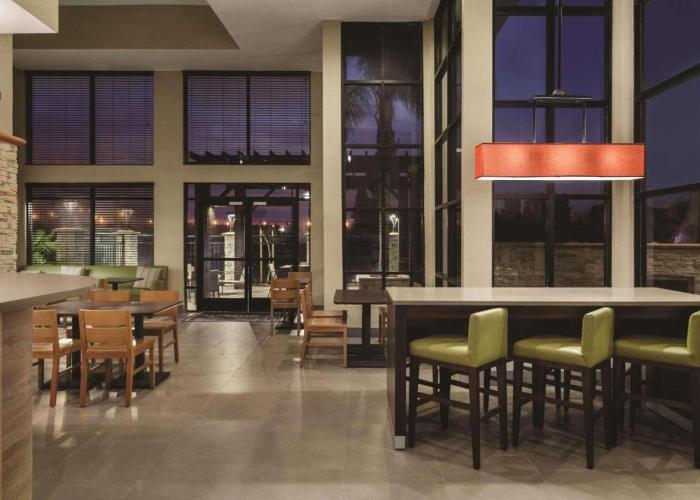 Country Inn & Suites by Radisson, Bakersfield, CA