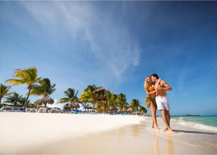 BlueBay Grand Esmeralda-All Inclusive