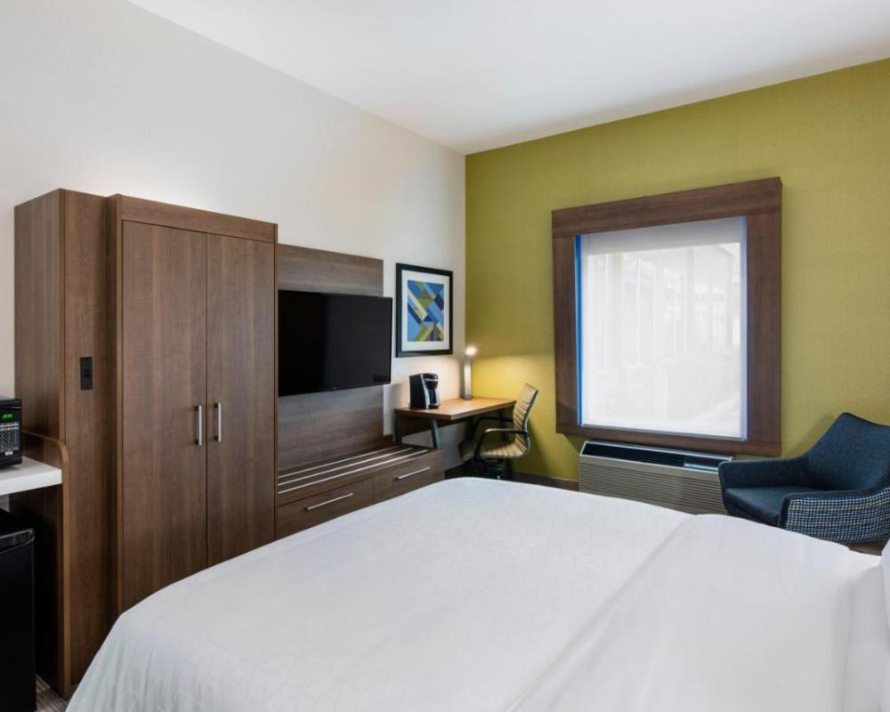 фото Holiday Inn Express Hotel & Suites Saskatoon, an IHG Hotel