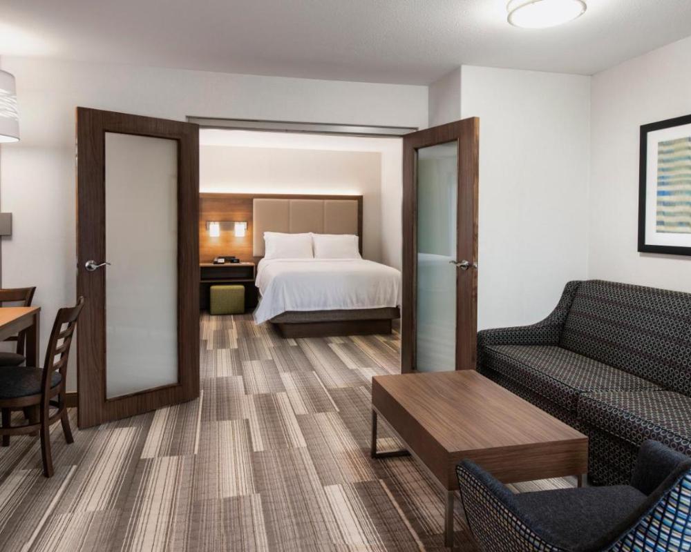 фото Holiday Inn Express Hotel & Suites Saskatoon, an IHG Hotel
